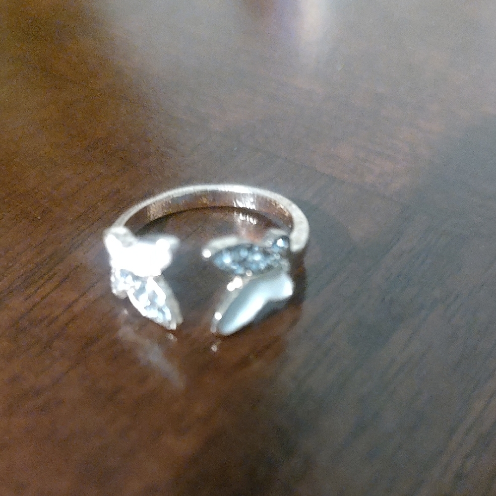 Chic Silver Butterfly Ring